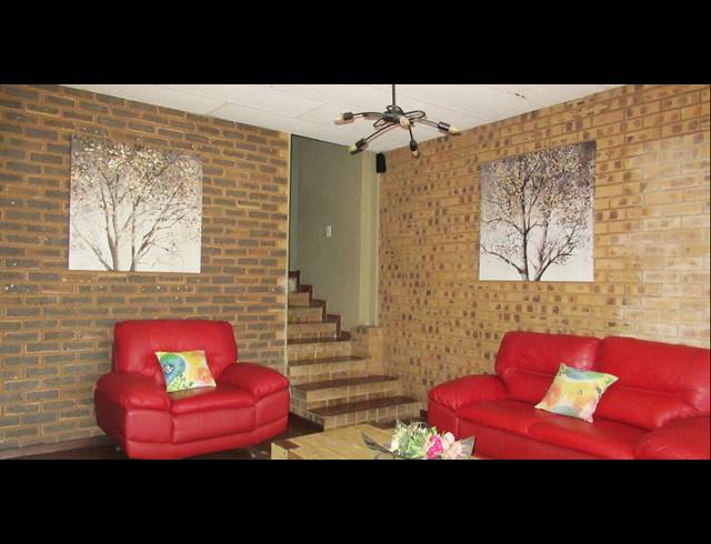 4 BEDROOM HOUSE FOR SALE IN GLENVISTA